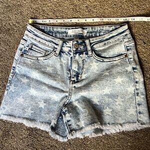Judy blue cut off STAR Mid Rise Blue shorts - Size small